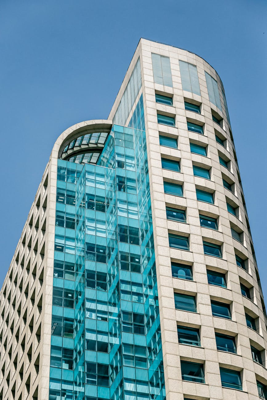 affiliatesEarningPage.whyChooseSlaff.propertyTypes.realTimeAnalytics.title